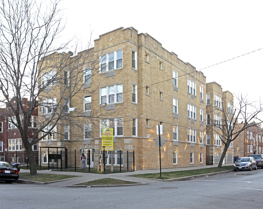 2454-2456 N Hamlin St in Chicago, IL - Building Photo