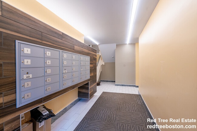 35 Park Dr in Boston, MA - Building Photo - Building Photo