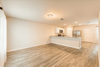 15535 Taylorcrest Dr in Cut And Shoot, TX - Building Photo - Building Photo
