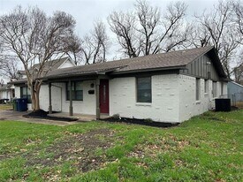 220 N Bernice Dr in Garland, TX - Building Photo