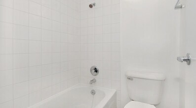 Emerald Terrace Apartments in Vancouver, BC - Building Photo - Building Photo