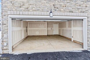 137 ADA Hightower Ave in Hopewell Township, NJ - Building Photo