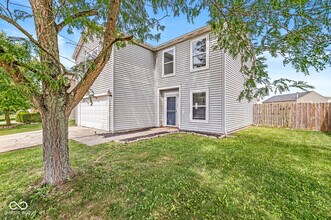 7928 States Bend Dr in Indianapolis, IN - Building Photo - Building Photo