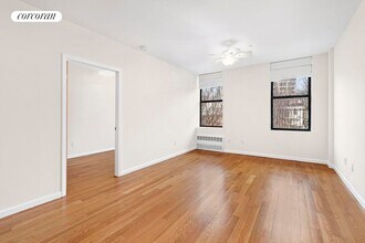250 Manhattan Ave in New York, NY - Building Photo - Building Photo