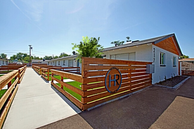 221 N Elm St in Gilbert, AZ - Building Photo - Building Photo