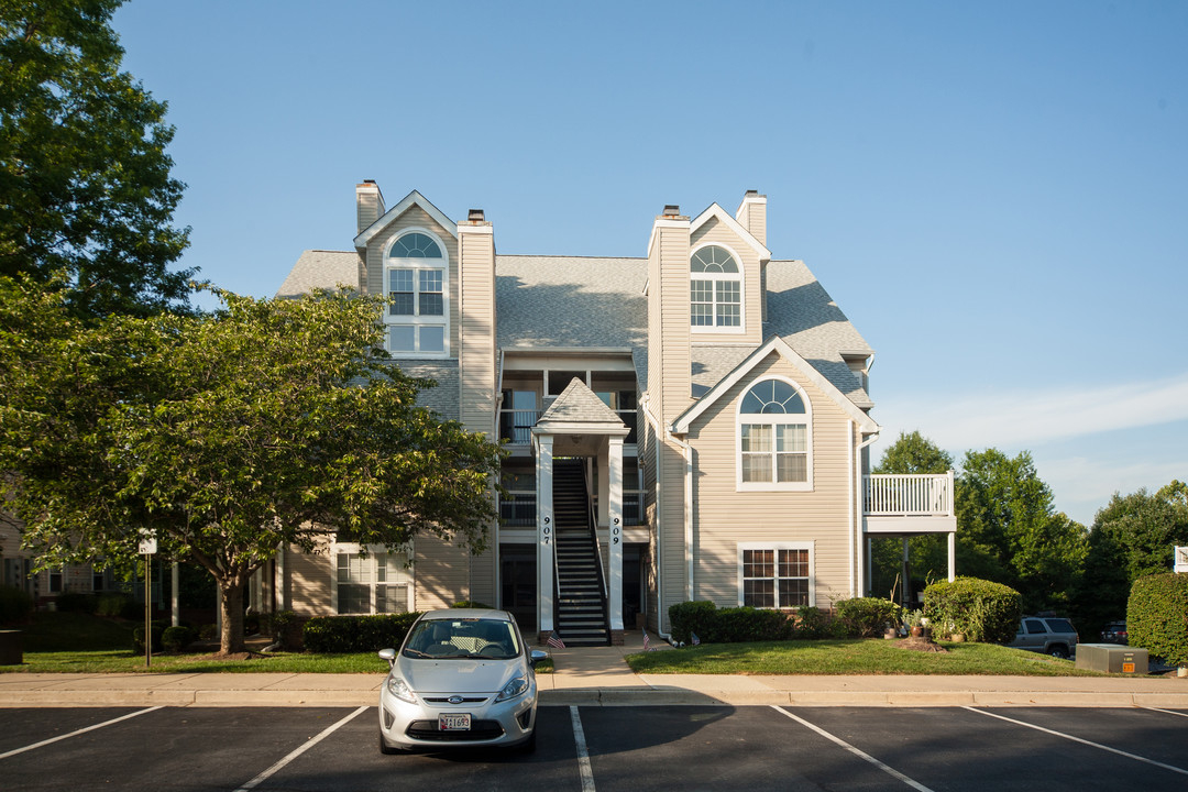 The Vistas At Washington Woods in Gaithersburg, MD - Foto de edificio