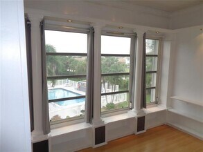 4200 Crystal Lake Dr in Pompano Beach, FL - Building Photo - Building Photo