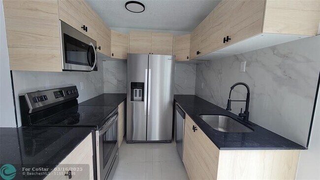 1604 NW 24th Ct in Miami, FL - Building Photo - Building Photo