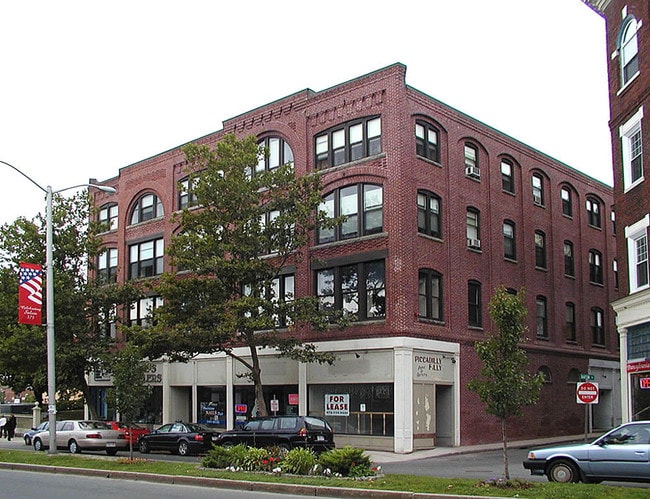 140-144 Washington St in Salem, MA - Building Photo - Building Photo