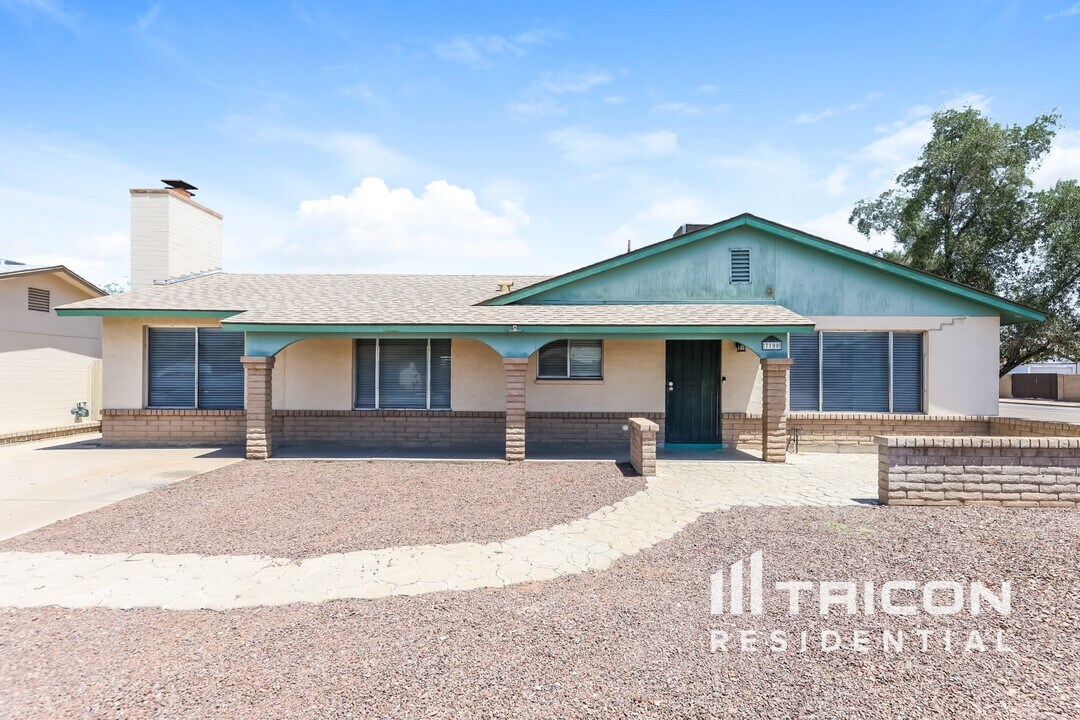 7100 W Cheryl Dr in Peoria, AZ - Foto de edificio