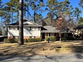 2810 Roanoke Ln in Tyler, TX - Building Photo