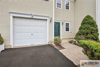 103 Berkshire Dr in Princeton, NJ - Building Photo - Building Photo