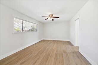 4530 T C Jester Blvd in Houston, TX - Building Photo - Building Photo