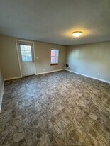 25 NW Hood Pl in Bend, OR - Building Photo