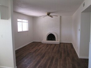 6008 Lejano Ave NE in Albuquerque, NM - Building Photo - Building Photo