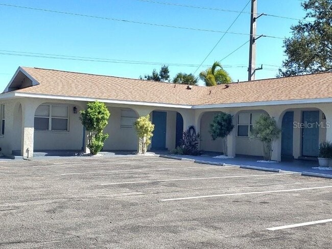 4387 Jackson St in Punta Gorda, FL - Building Photo - Building Photo