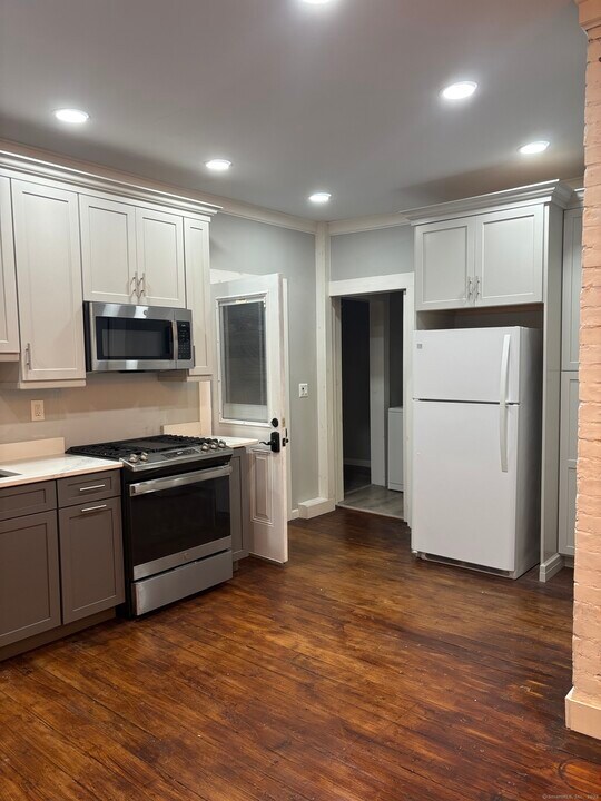 130 Prospect St in Vernon, CT - Building Photo