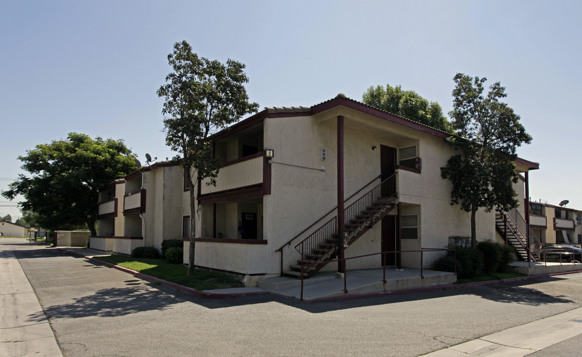 Juniper Terrace in Fontana, CA - Building Photo