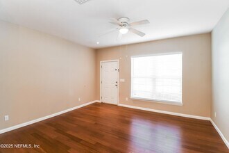 8424 Thornbush Ct in Jacksonville, FL - Foto de edificio - Building Photo