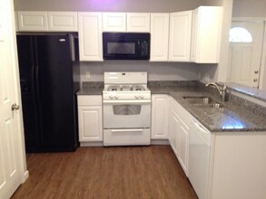 4904 Merritt Cir in Austin, TX - Building Photo - Building Photo