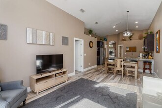 140 Madiera Beach Blvd in Kissimmee, FL - Building Photo - Building Photo