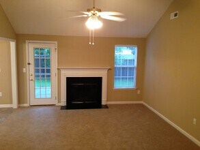 8349 Waltham Rd in North Charleston, SC - Building Photo - Building Photo