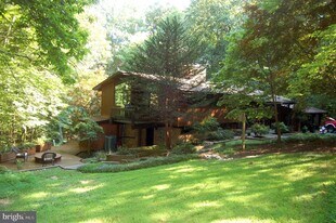 9728 Swift Creek Ct in Fairfax Station, VA - Building Photo
