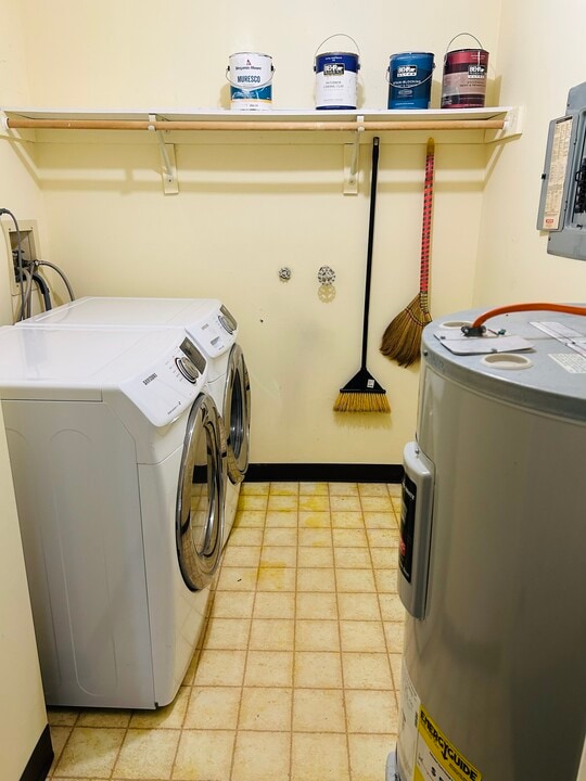 1914 Aspen Dr, Unit 1914 Aspen Dr Plainaboro in Plainsboro, NJ - Building Photo