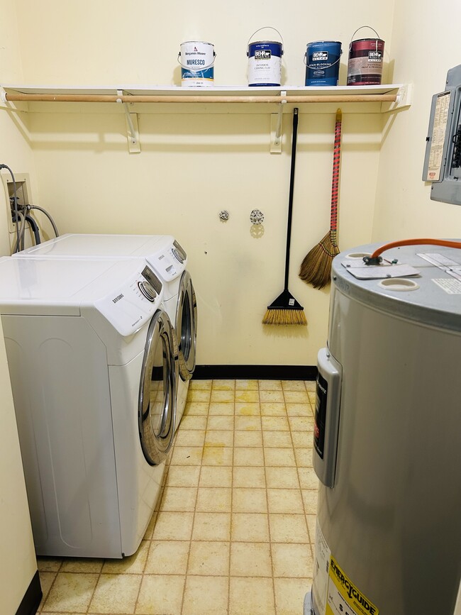 property at 1914 Aspen Dr