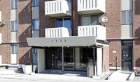 Alta Vista Towers Apartments in Ottawa, ON - Building Photo - Building Photo