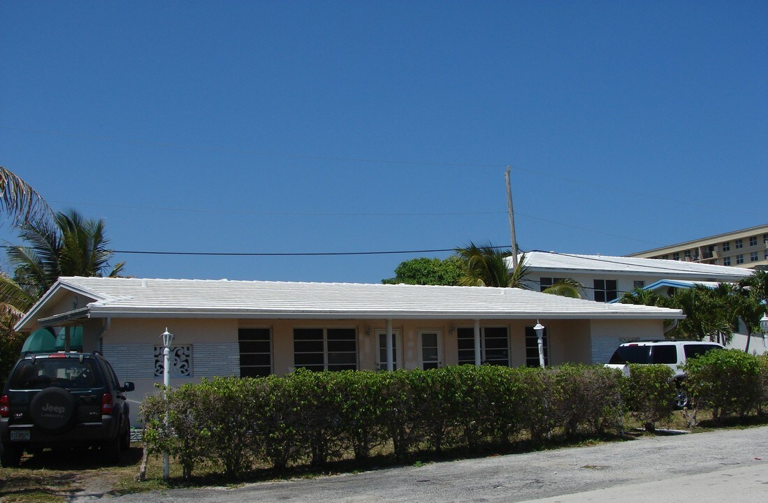 3209 NE 9th St in Pompano Beach, FL - Foto de edificio