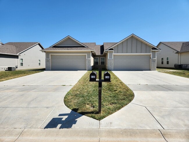 property at 8164 E 34th Ct S