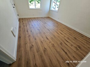 408-410 SW Elmwood Ave in McMinnville, OR - Building Photo - Building Photo