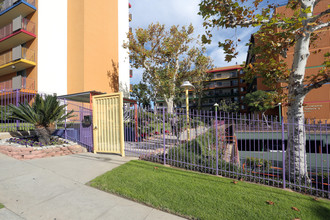 Fairmount Terrace II in Los Angeles, CA - Building Photo - Building Photo