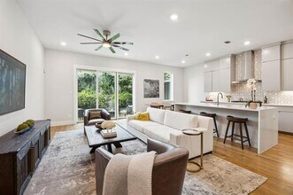 3943 Bowie Ln in Dallas, TX - Building Photo - Building Photo