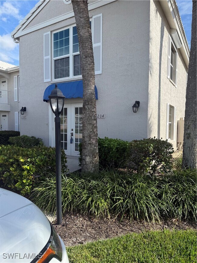 property at 834 Gulf Pavillion Dr