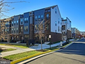 2333 Liberty Lp in Herndon, VA - Building Photo - Building Photo