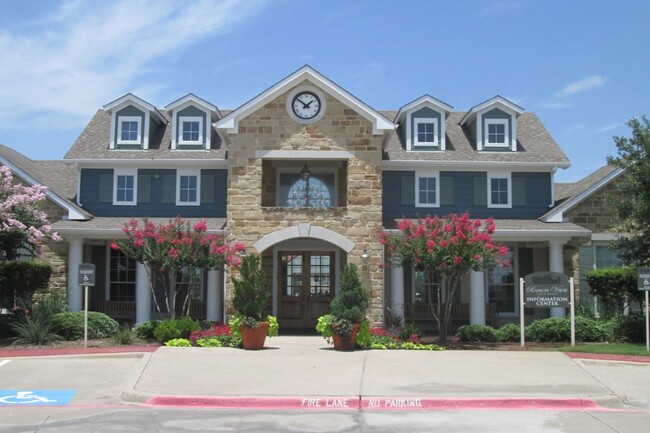 Ranch View Townhomes in Greenville, TX - Foto de edificio - Building Photo