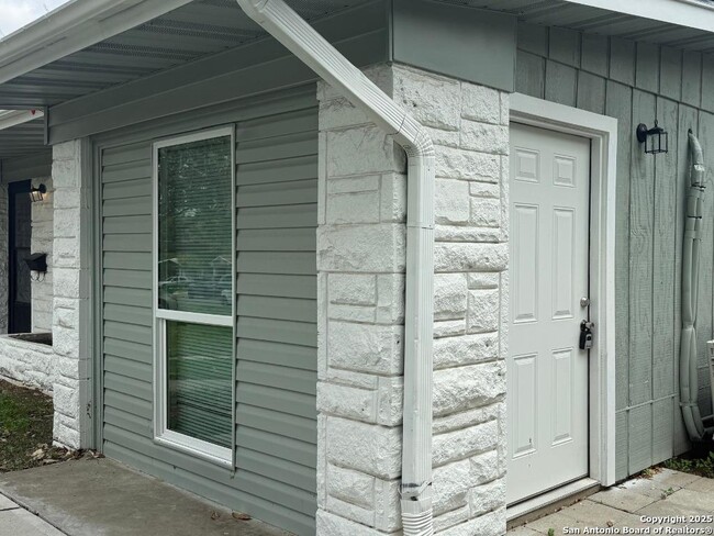 property at 178 Fennel Dr