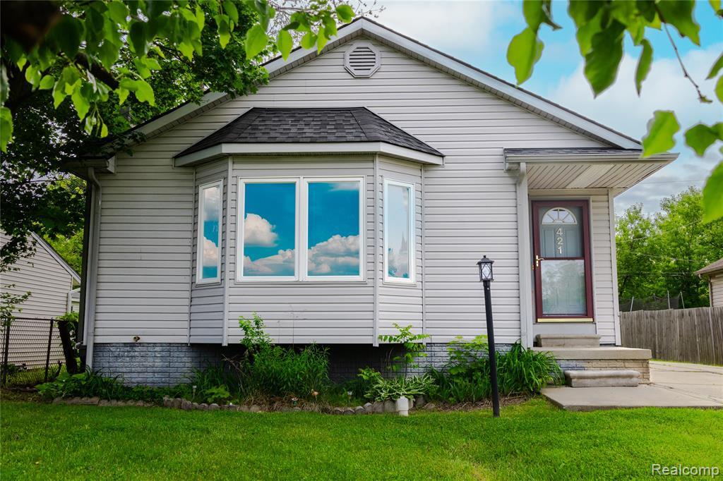 421 Harvey Ave in Pontiac, MI - Building Photo