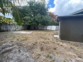 10423 S 228th Ln in Boca Raton, FL - Building Photo - Building Photo