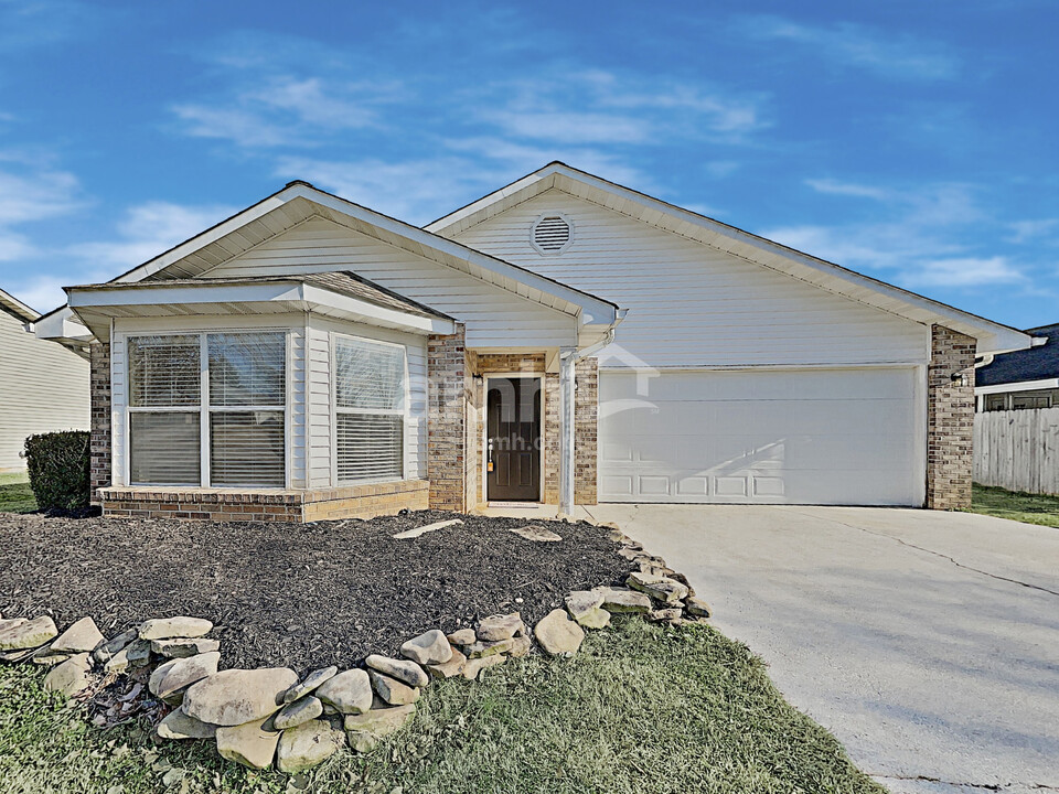 2524 Cinema Dr in Maryville, TN - Building Photo