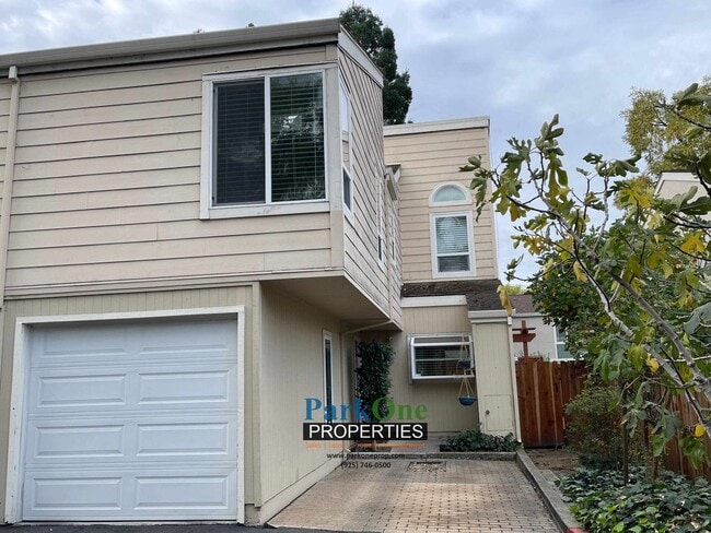 1255 Detroit Ave in Concord, CA - Building Photo - Building Photo