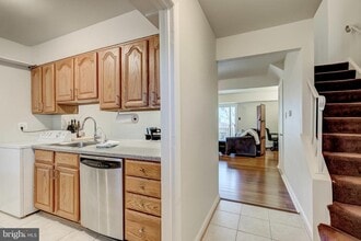 14431 St Germain Dr in Centreville, VA - Building Photo - Building Photo