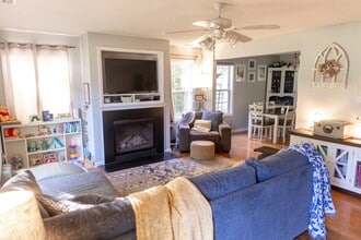 815 Woodgreen Dr in Durham, NC - Building Photo - Building Photo