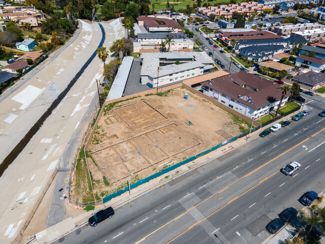 Leffingwell Apartment Complex in Whittier, CA - Foto de edificio - Other