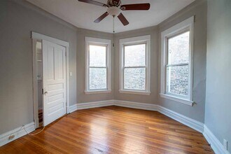 1456 W Foster Ave, Unit Apartment 2 in Chicago, IL - Foto de edificio - Building Photo