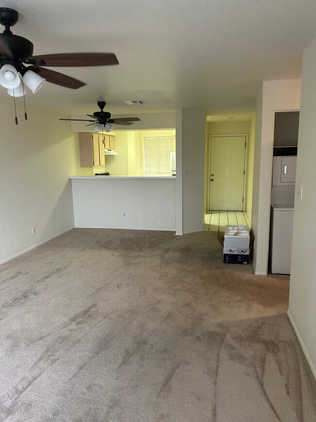 2044 Mesquite Ln, Unit Condo in Laughlin, NV - Building Photo - Building Photo