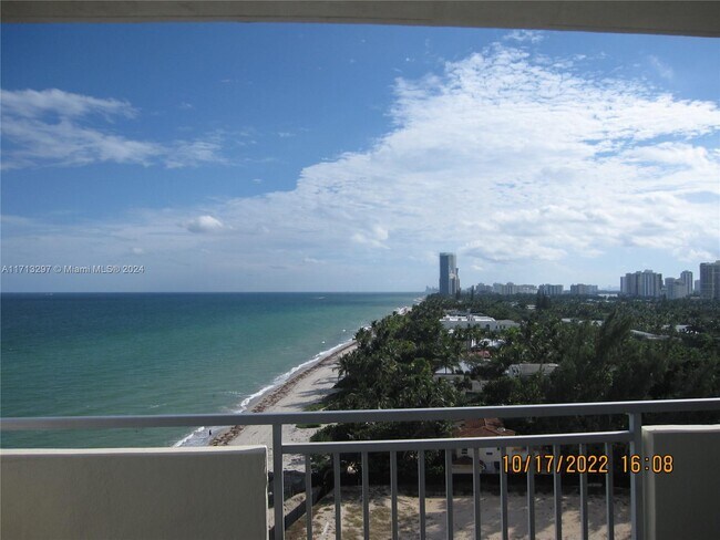 3180 S Ocean Dr, Unit 1008 in Hallandale Beach, FL - Foto de edificio - Building Photo