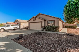 3261 W Melinda Ln in Phoenix, AZ - Building Photo - Building Photo